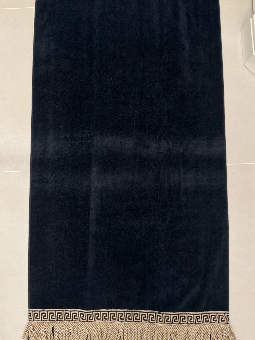 Luxury Black & Gold Greek Key Fringe Towel Set – 4 Pieces